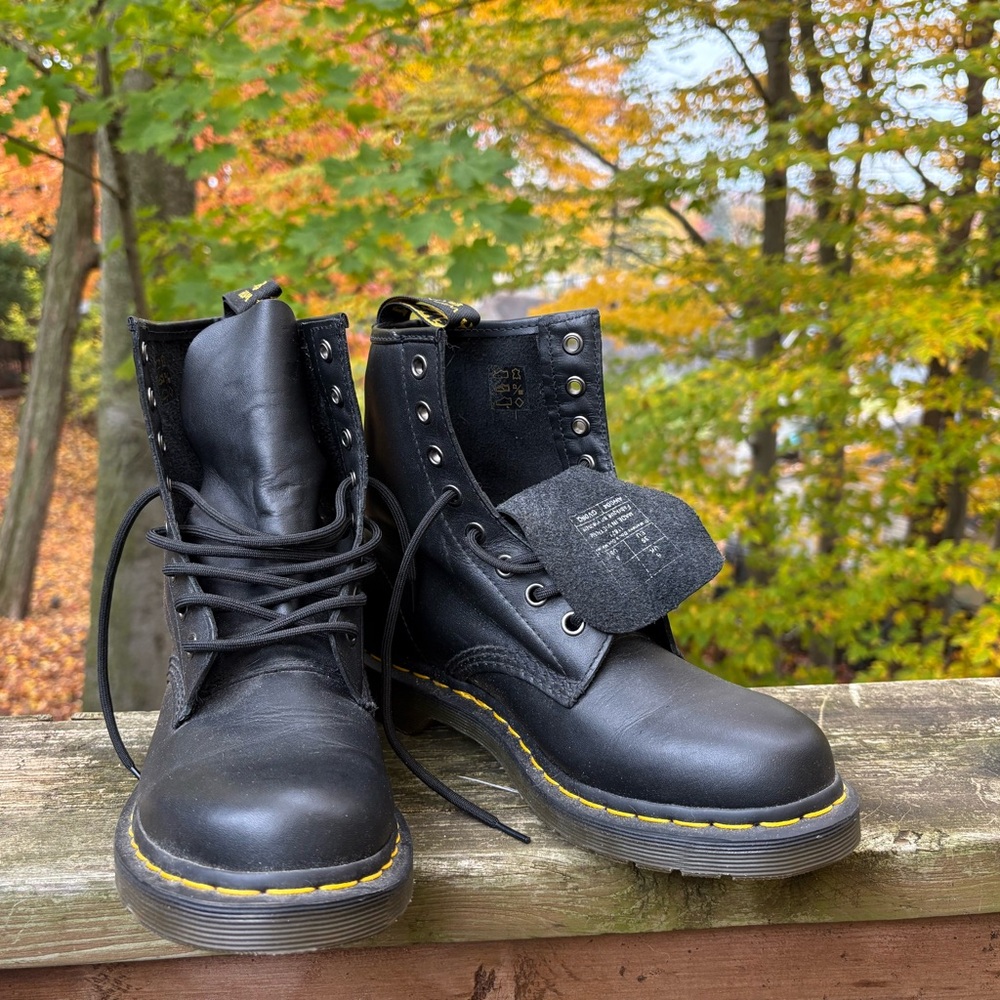 Doc Marten woman’s 8 new